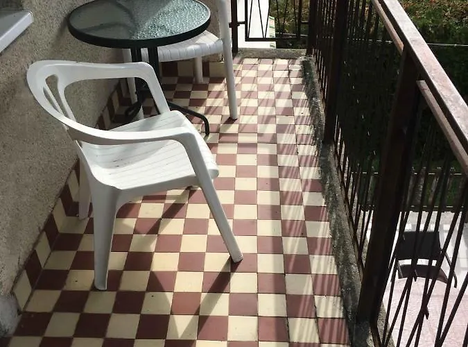 Zamor House קסזטלי